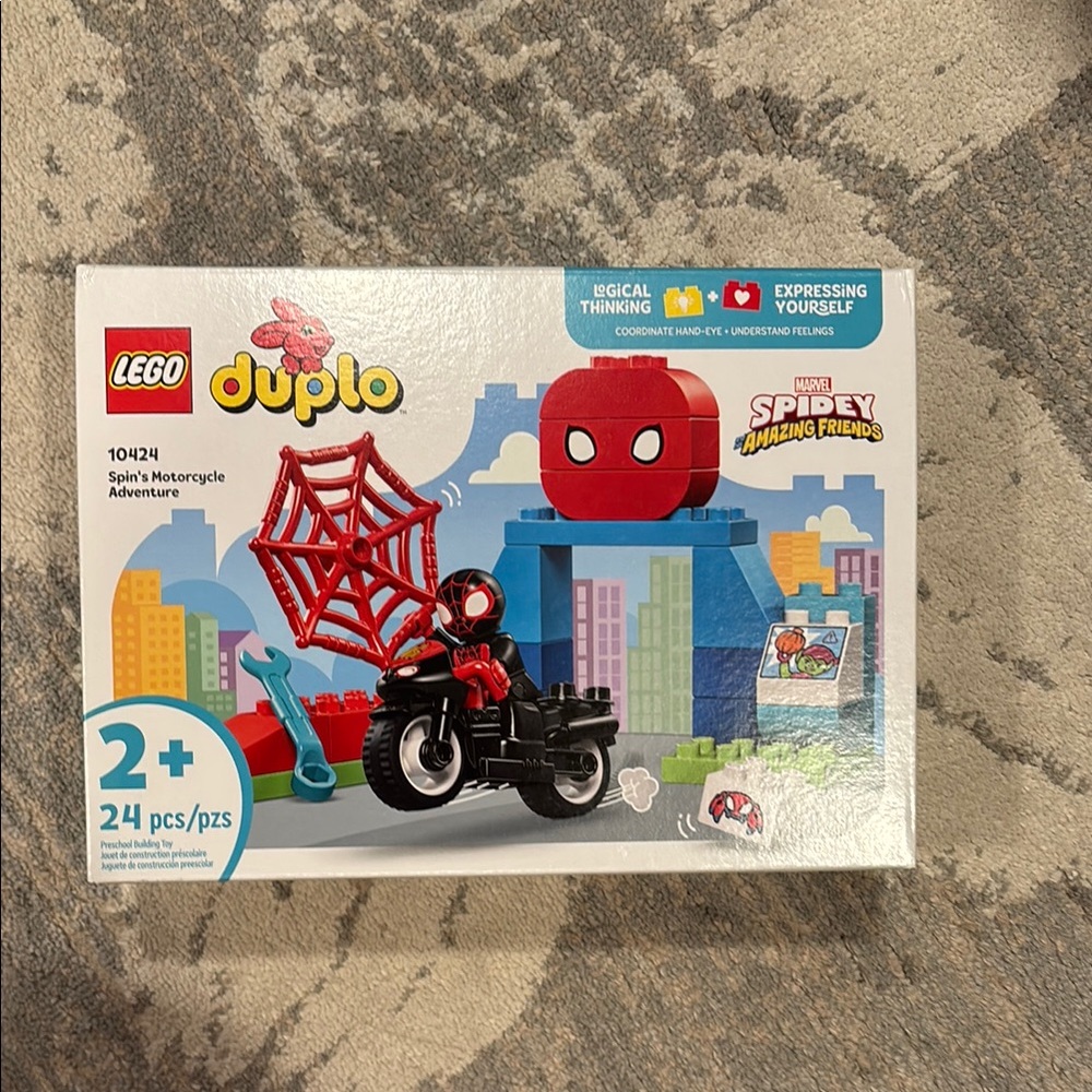 NWT duplo spider man Legos